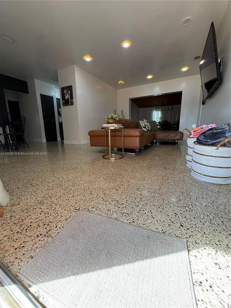6464 W 11th Ave # 0, Hialeah FL 33012 photo 3