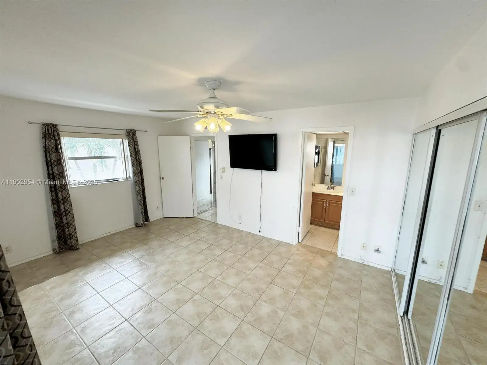 379 Saxony H # 379, Delray Beach FL 33446 photo 3