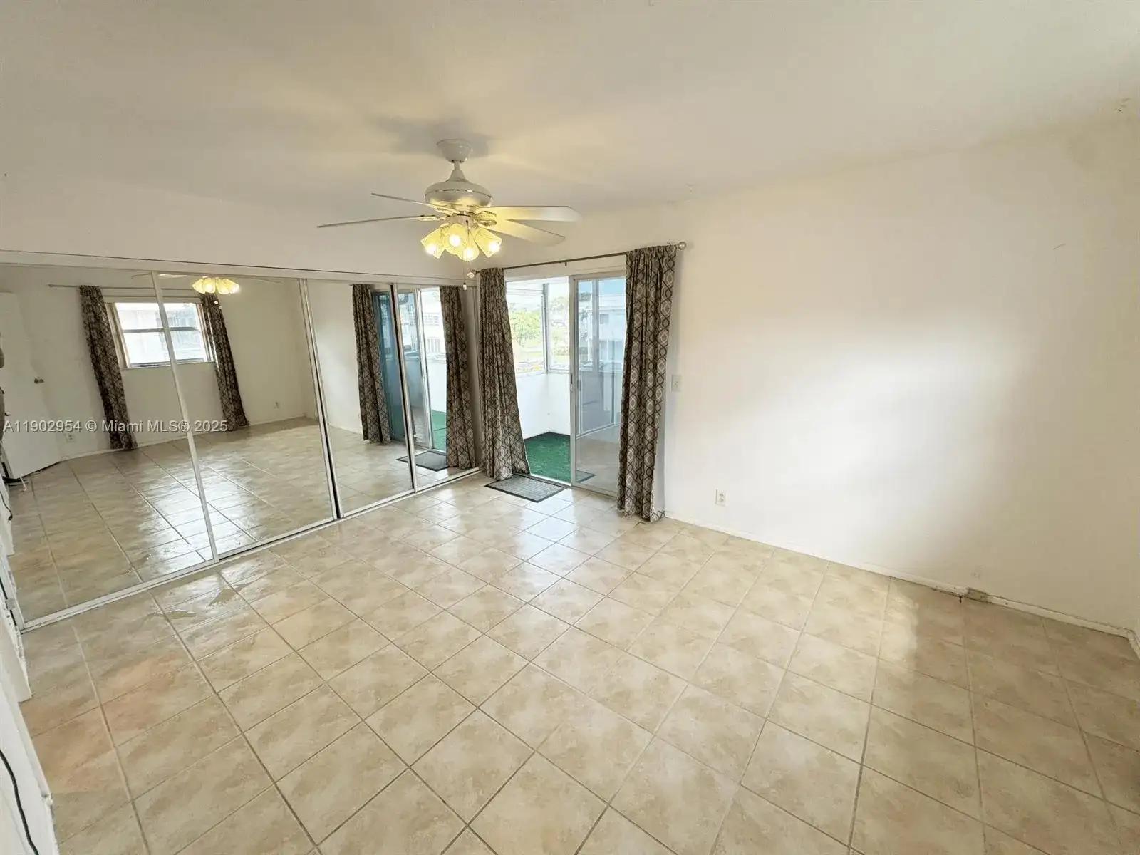 379 Saxony H # 379, Delray Beach FL 33446 photo 4