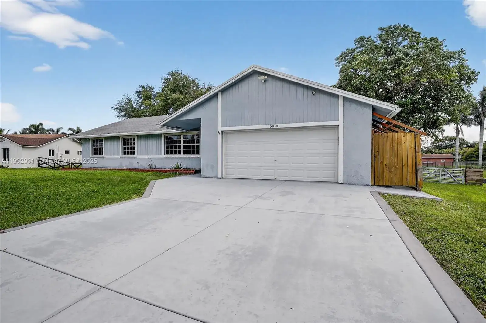 5010 SW 201st Ter, Southwest Ranches FL 33332 photo 2