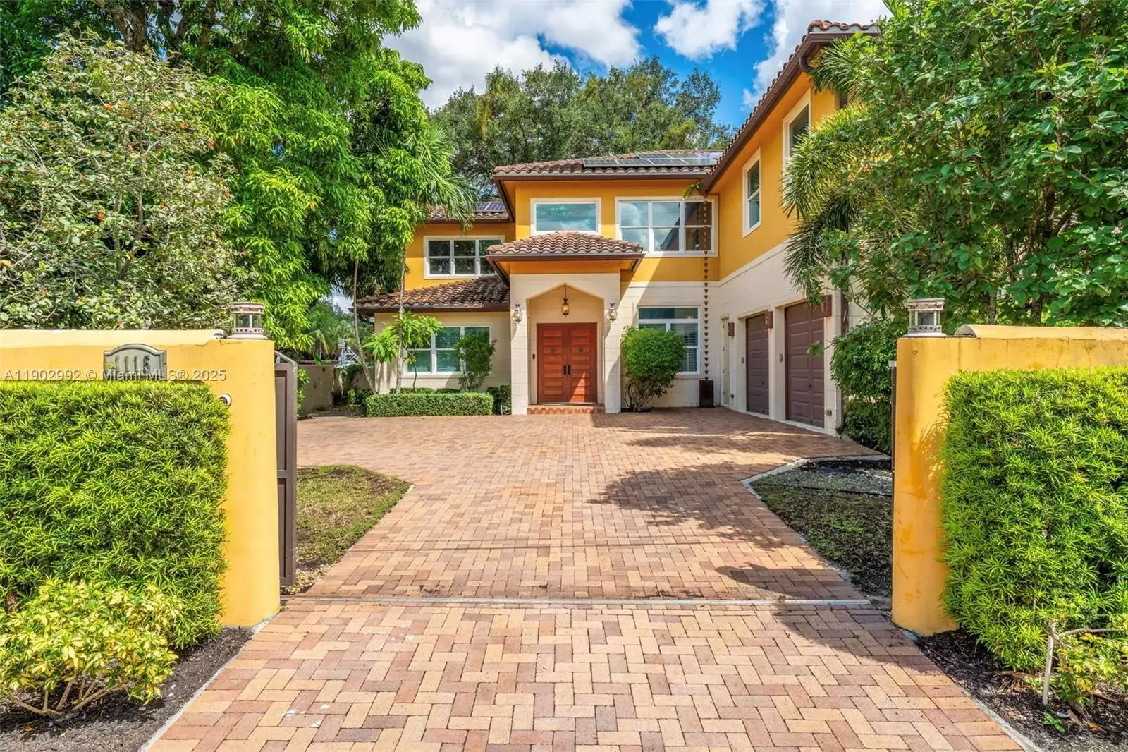 1115 SW 5th Pl, Fort Lauderdale FL 33312 photo 2