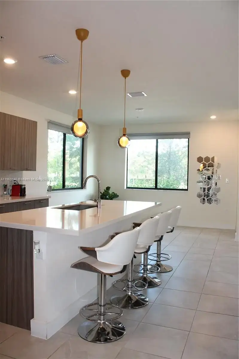 8265 NW 41 ST # 110, Doral FL 33166 photo 2