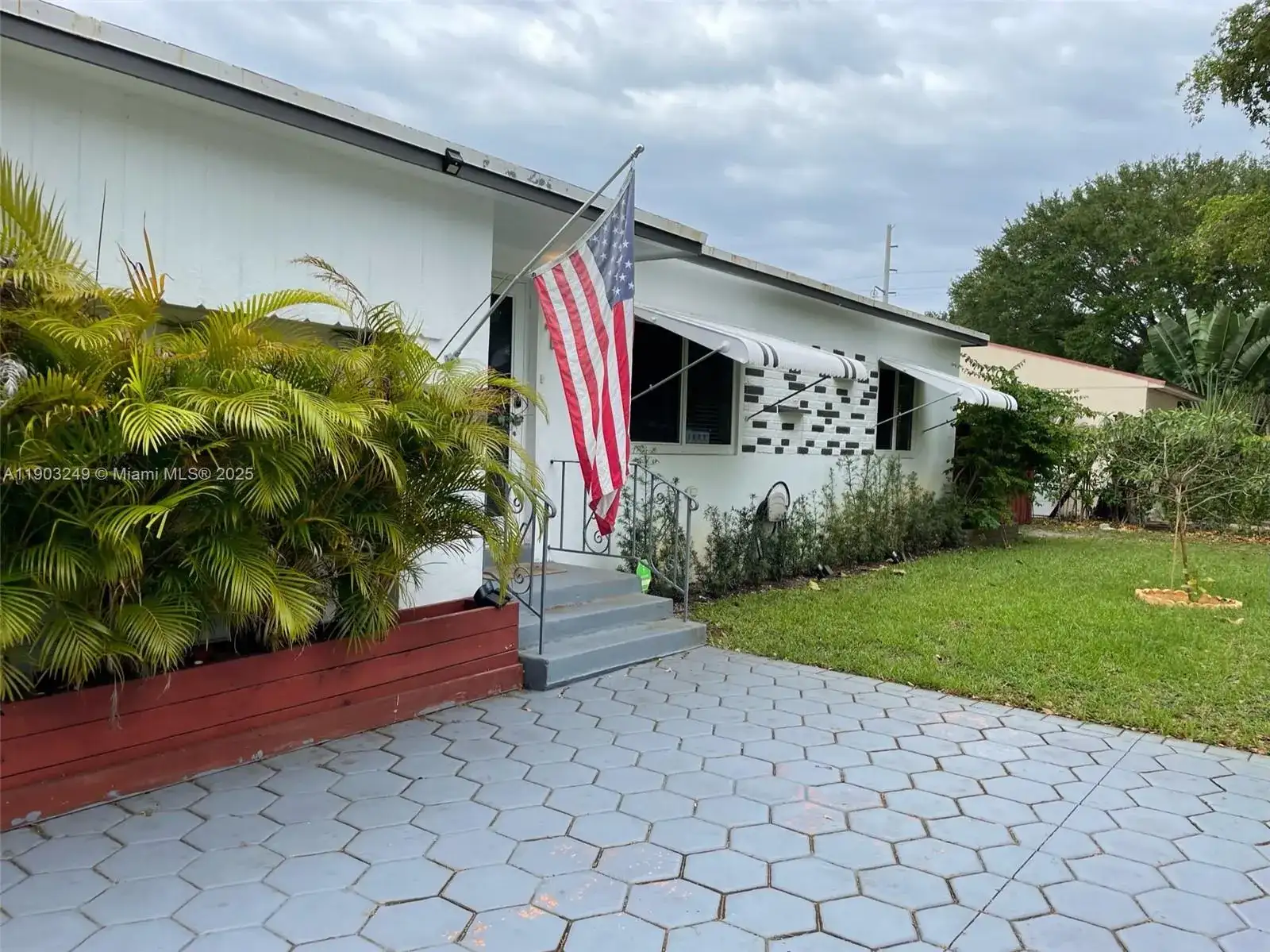 1545 NE 138th St, North Miami FL 33161 photo 3