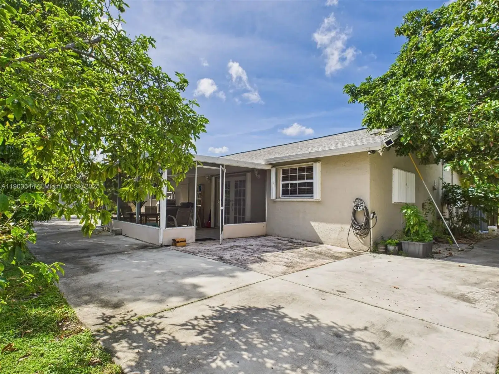 301 NW 83rd Way, Pembroke Pines FL 33024 photo 3