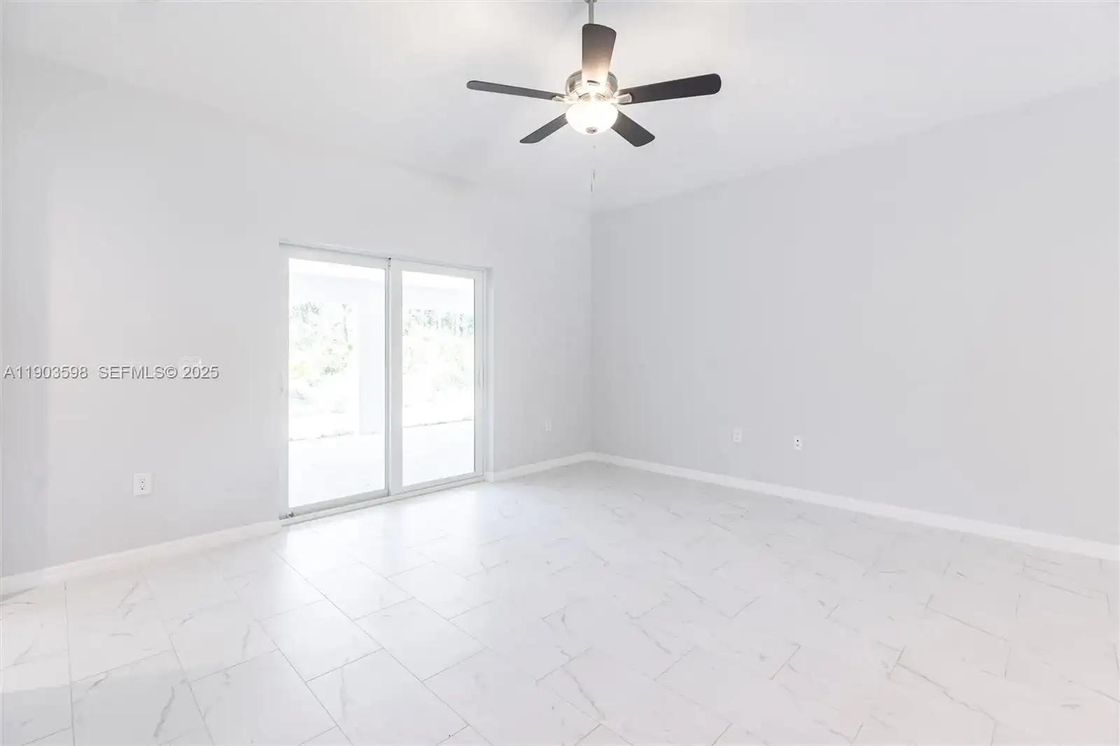 2005 Rosa Ct, Lehigh Acres FL 33972 photo 5