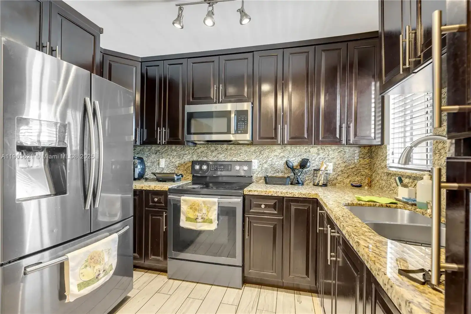 2610 W 76th St # 210, Hialeah FL 33016 photo 2