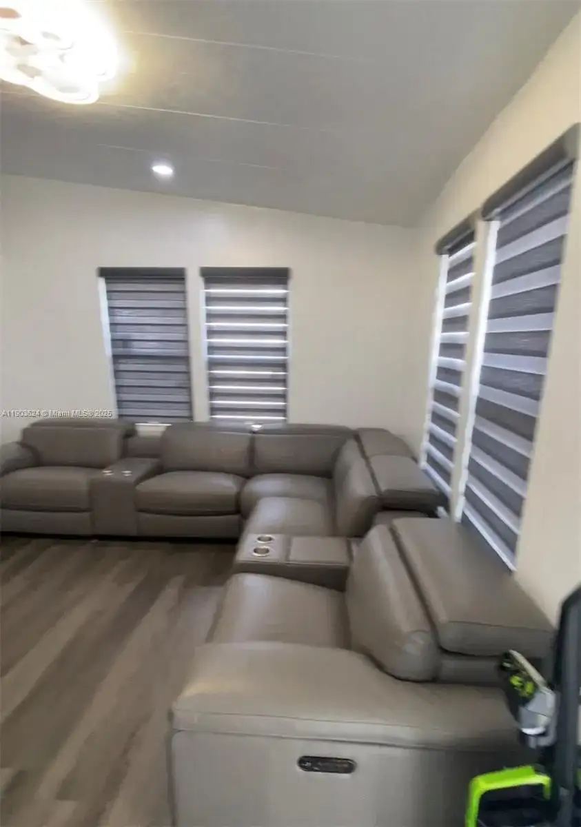 5404 NW 200th rd, Miami Gardens FL 33055 photo 5