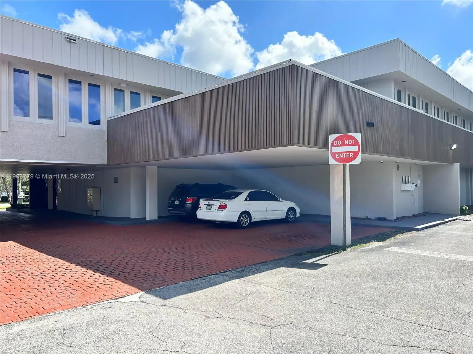 4121 NW 5th St # 102, Plantation FL 33317 photo 2