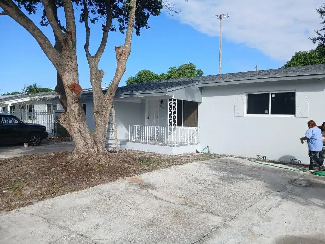 1535 NW 85th St, Miami FL 33147 photo 2