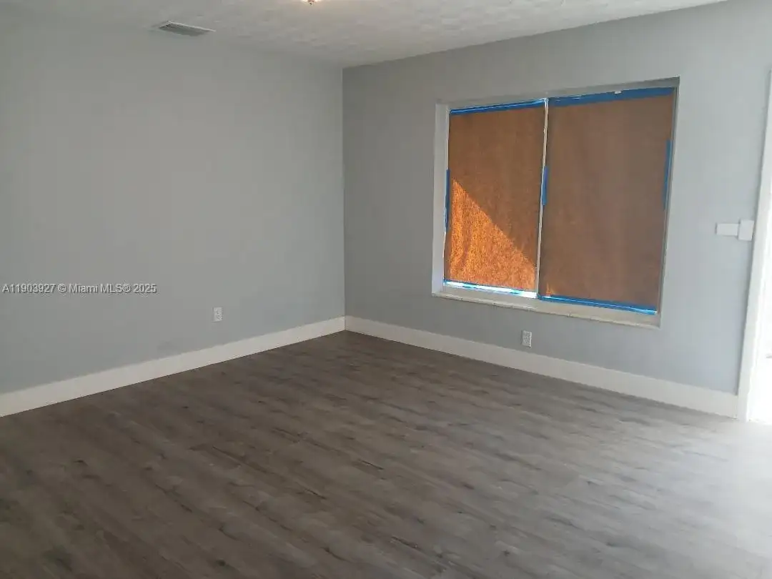 1535 NW 85th St, Miami FL 33147 photo 5
