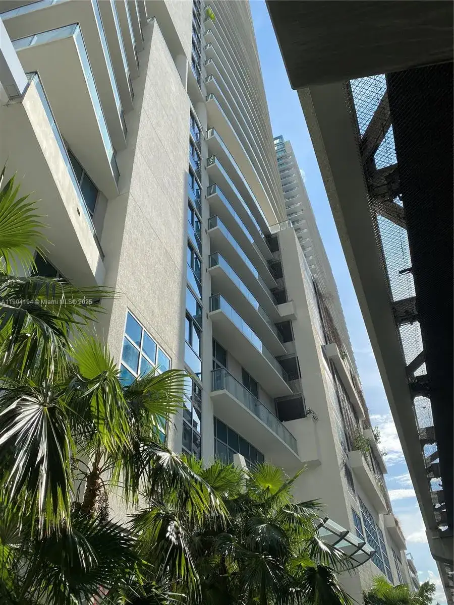 1111 SW 1st Ave, Miami FL 33130 photo 5