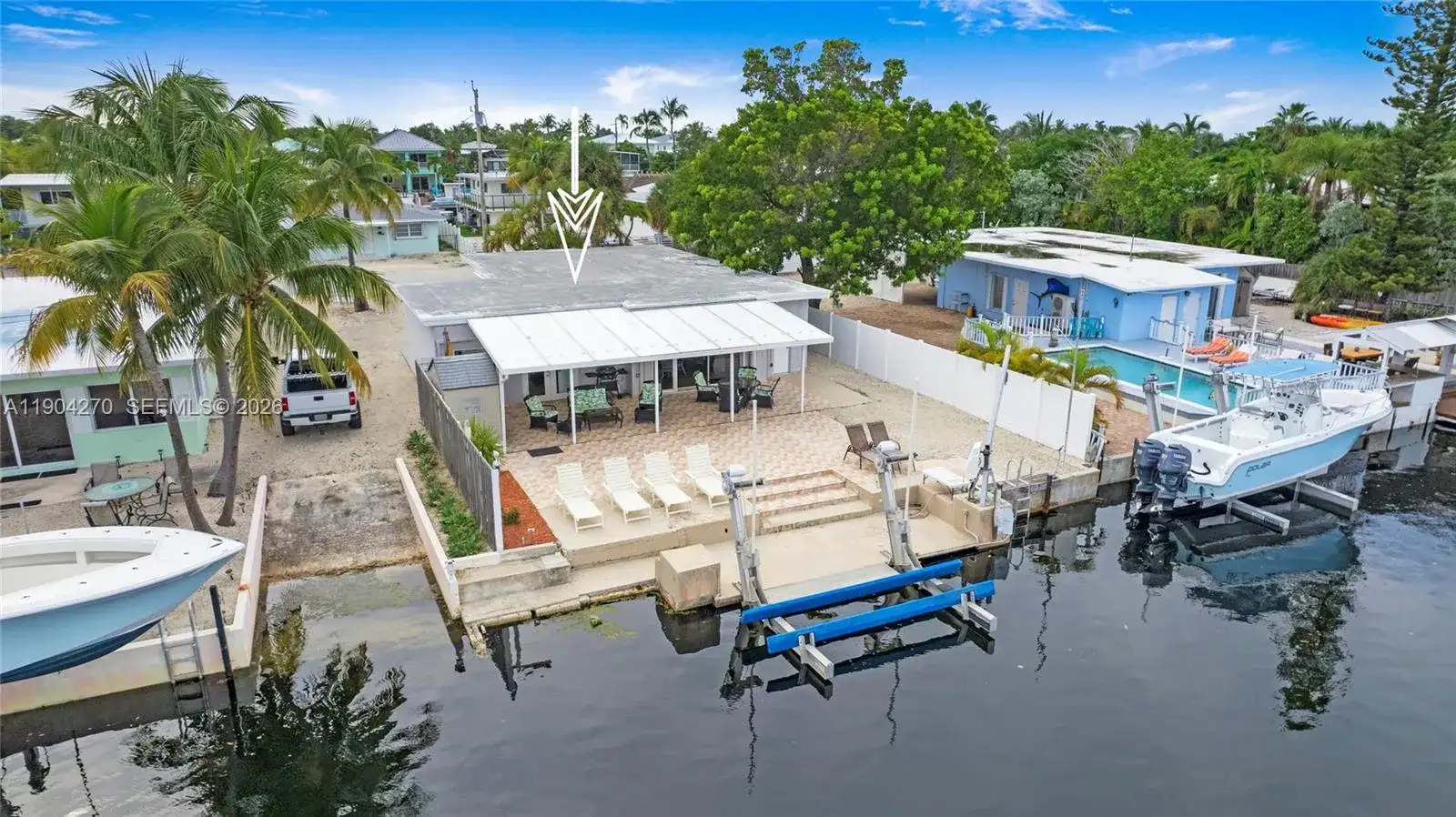 132 E Gardenia St, Tavernier FL 33070 photo 2