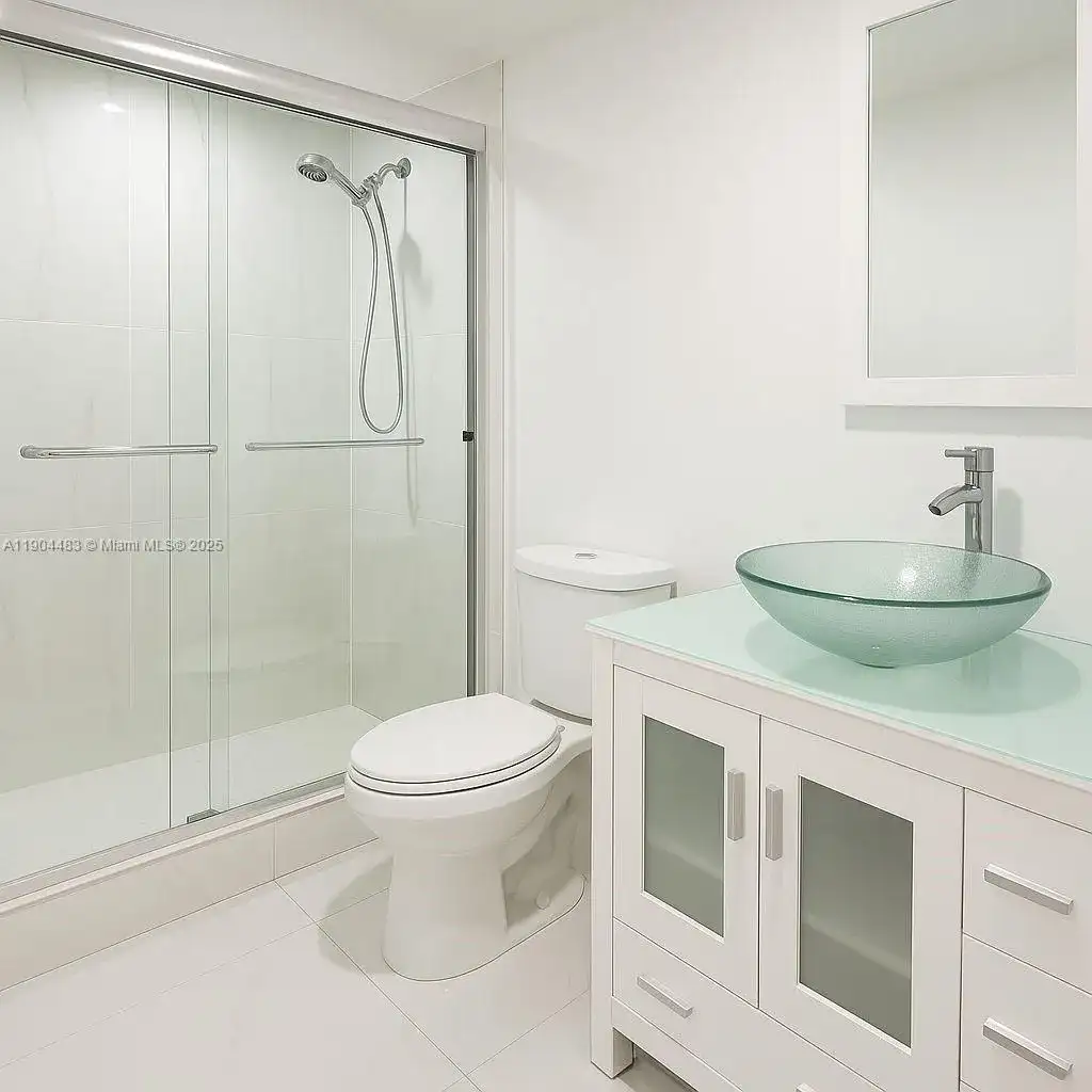 100 Bayview Dr # 517, Sunny Isles Beach FL 33160 photo 5