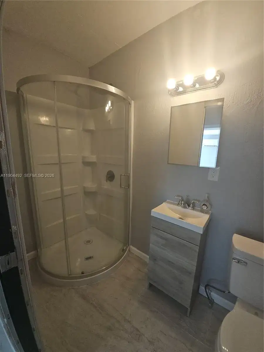 528 NW 10th St # A, Florida City FL 33034 photo 3