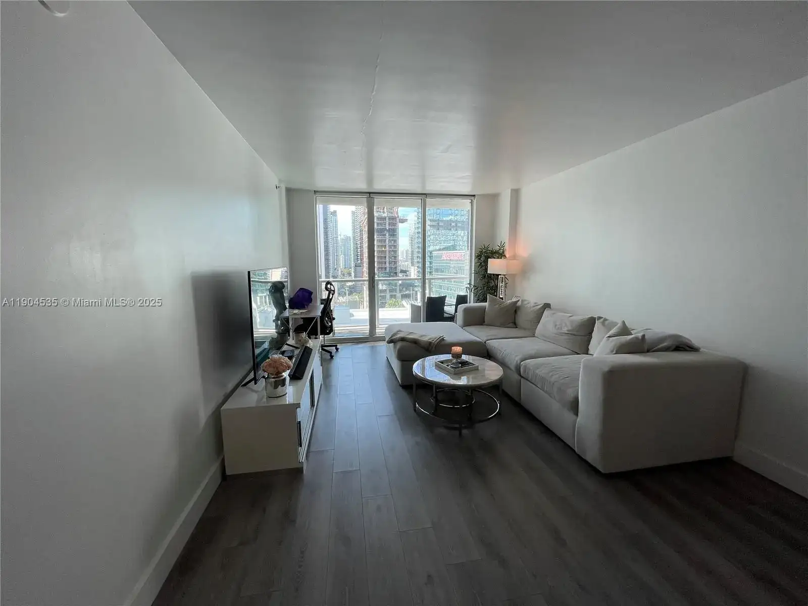 55 SE 6th St # 2104, Miami FL 33131 photo 3
