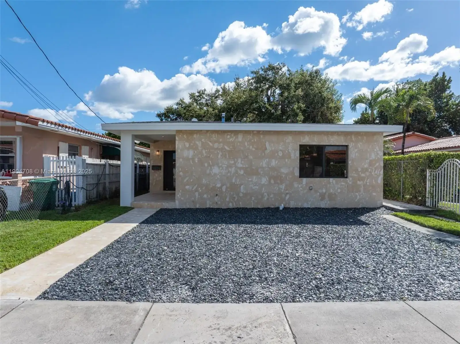 2625 SW 32nd Ct, Miami FL 33133 photo 3