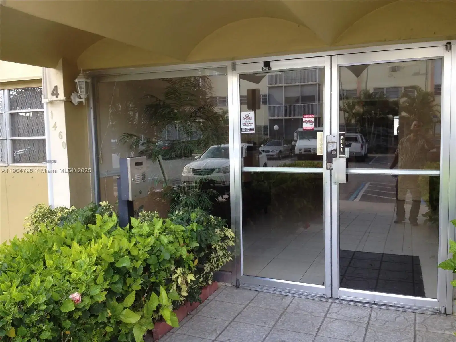 460 NE 169th St, North Miami Beach FL 33162 photo 3