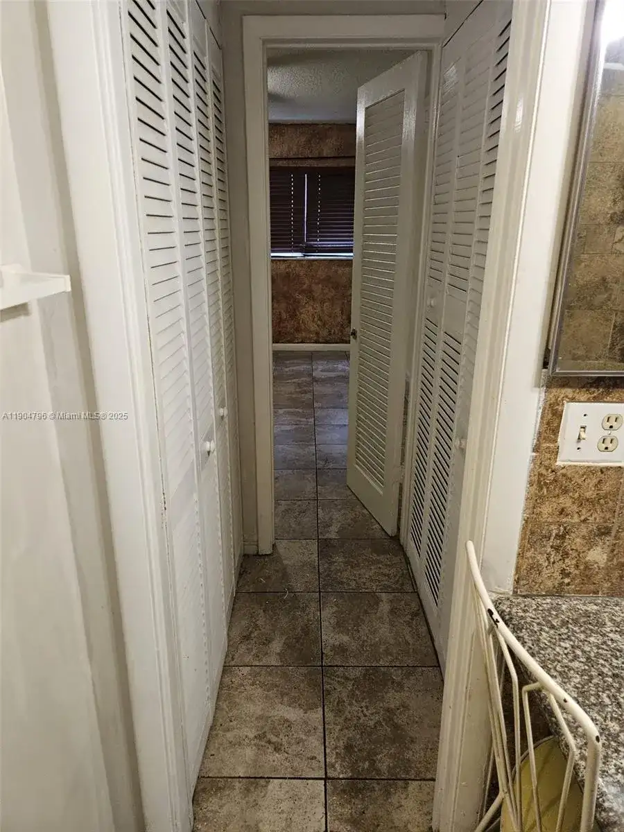 460 NE 169th St, North Miami Beach FL 33162 photo 5