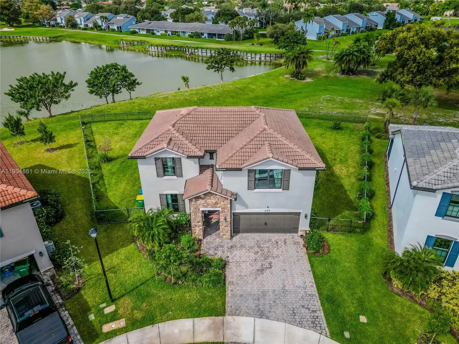 8152 NW 78th St, Tamarac FL 33321 photo 3