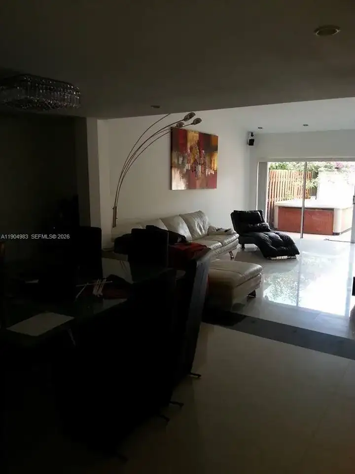 546 NE 199th Ln # 4W, Miami FL 33179 photo 3