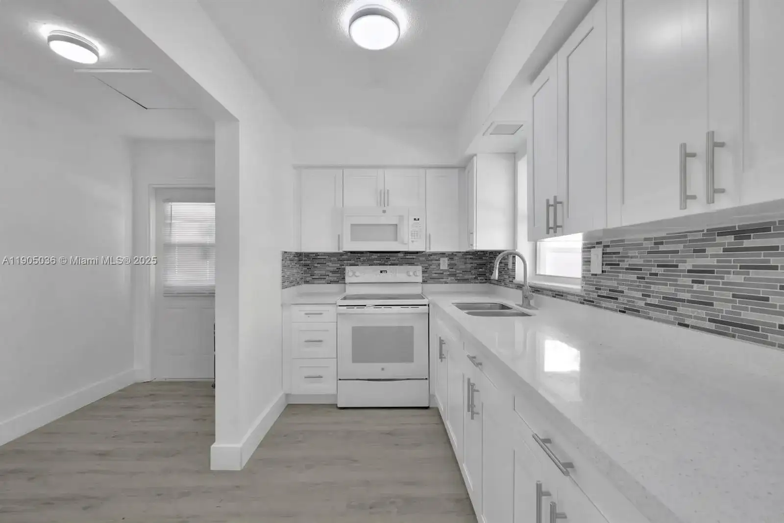 4964 NW 48th Way, Tamarac FL 33319 photo 2