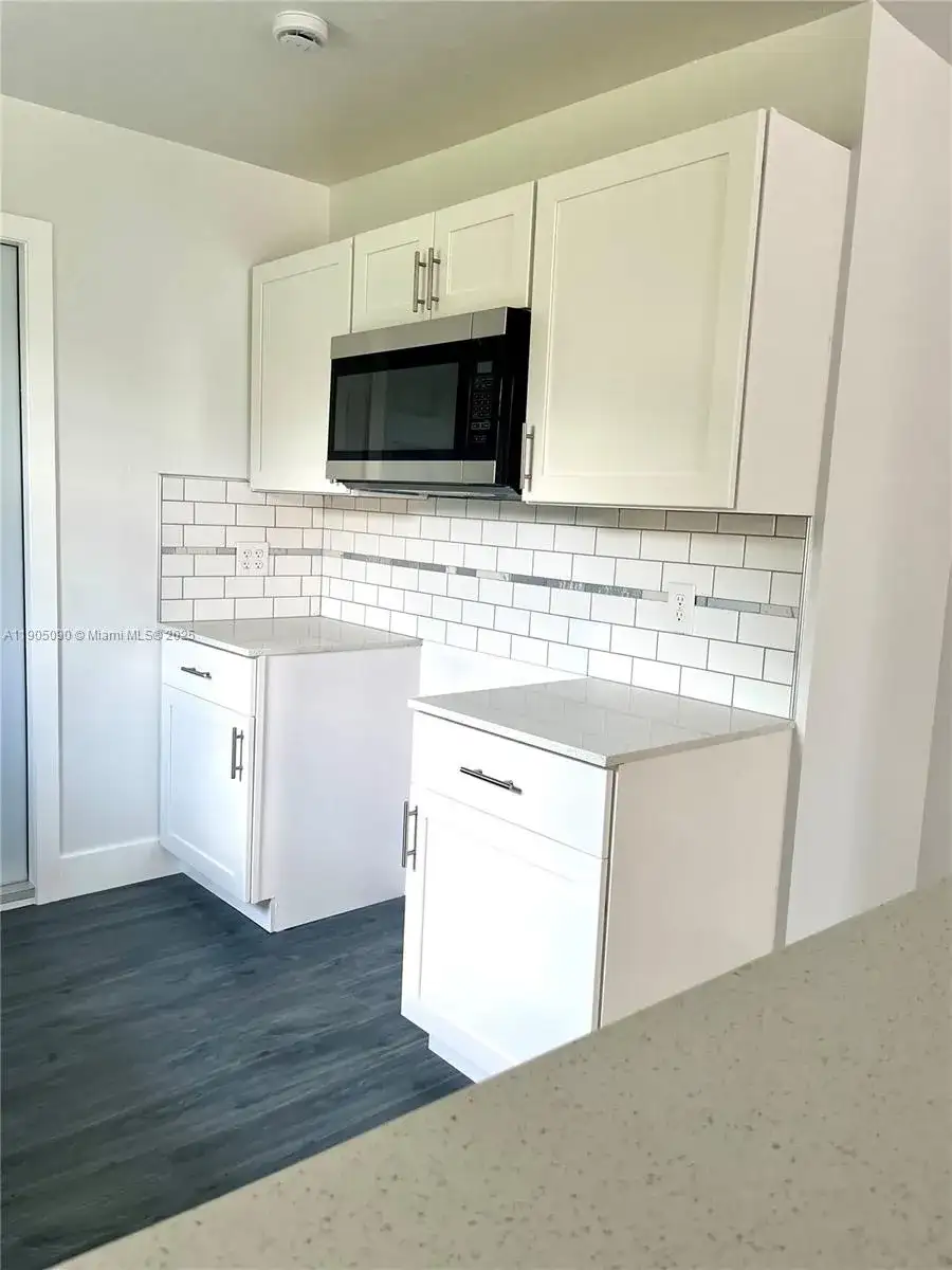 2331 NW 55th Ter, Miami FL 33142 photo 3