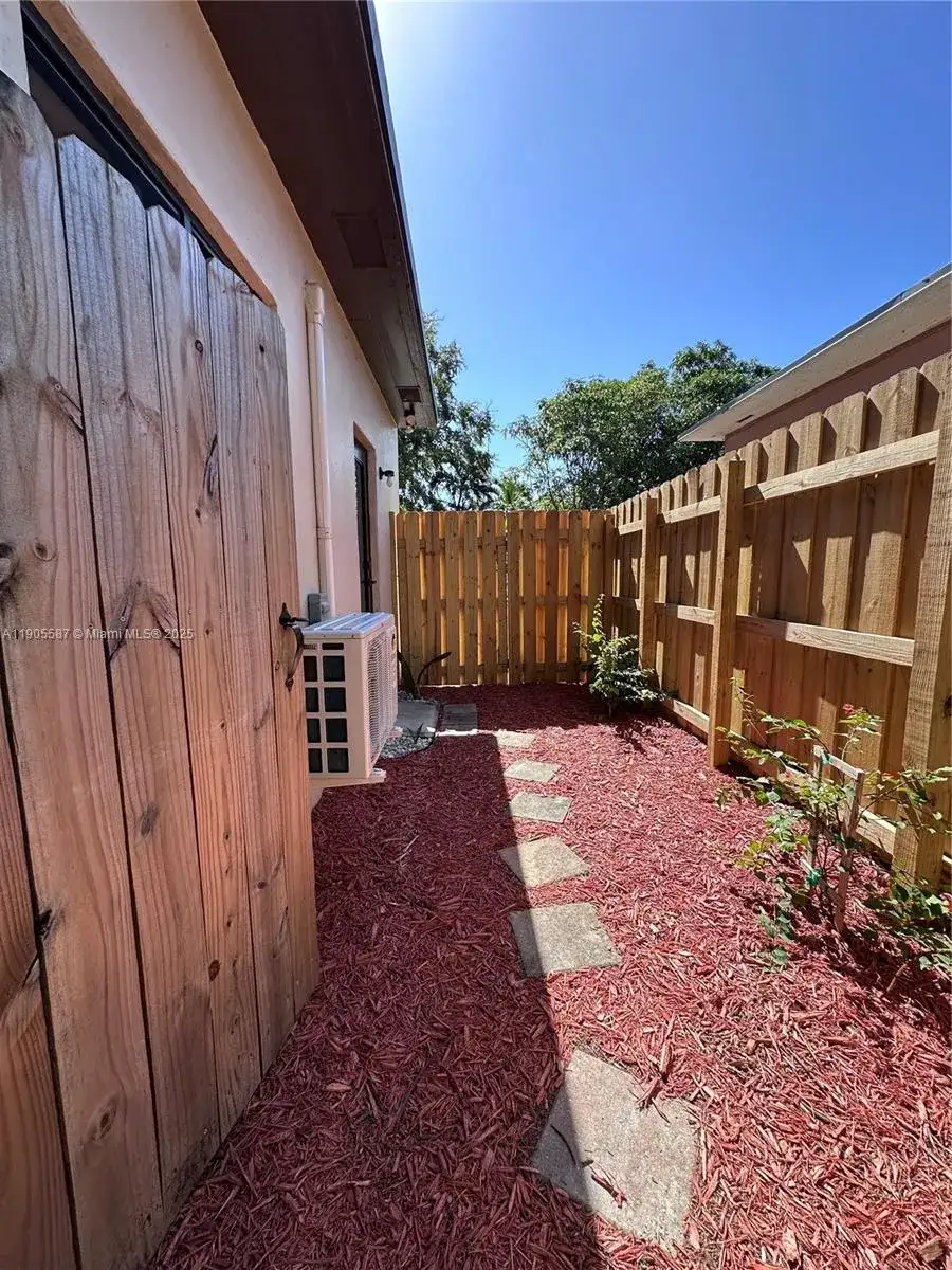 52 NW 68th St # R, Miami FL 33150 photo 2