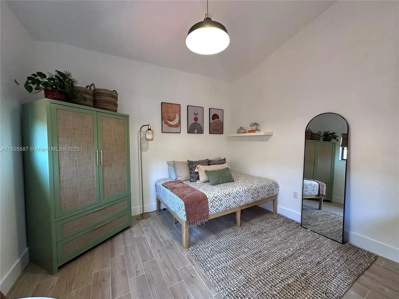 52 NW 68th St # R, Miami FL 33150 photo 3