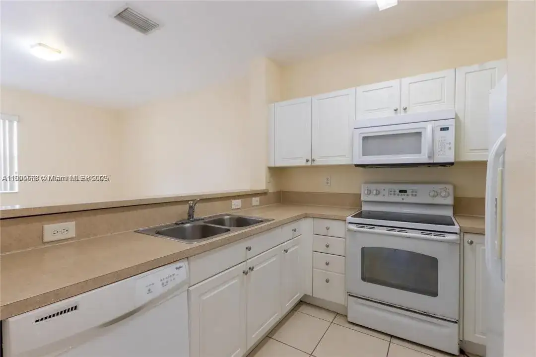 1490 NE 33rd Rd # 18, Homestead FL 33033 photo 3