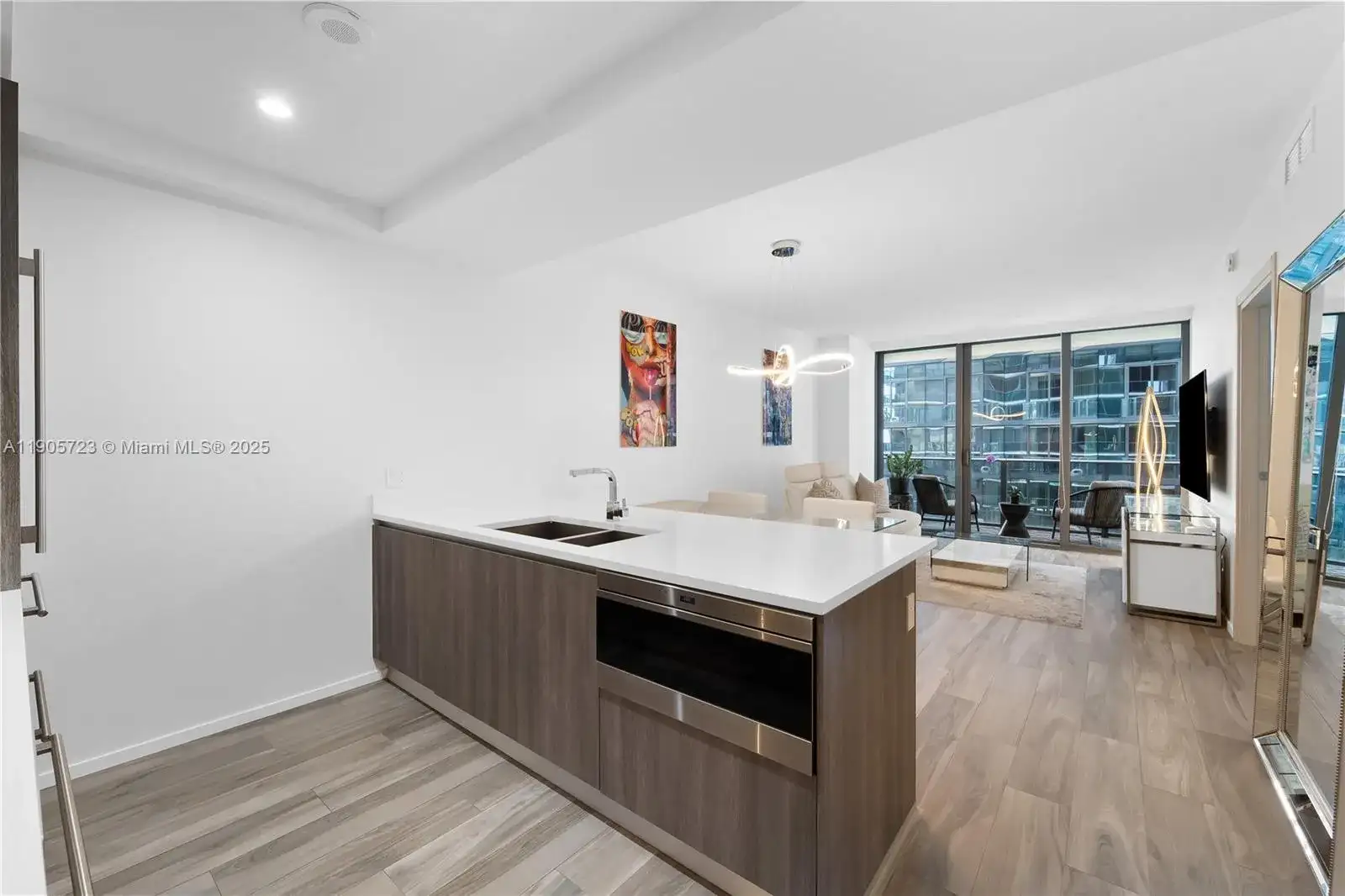 801 S Miami Ave # 3907, Miami FL 33130 photo 3
