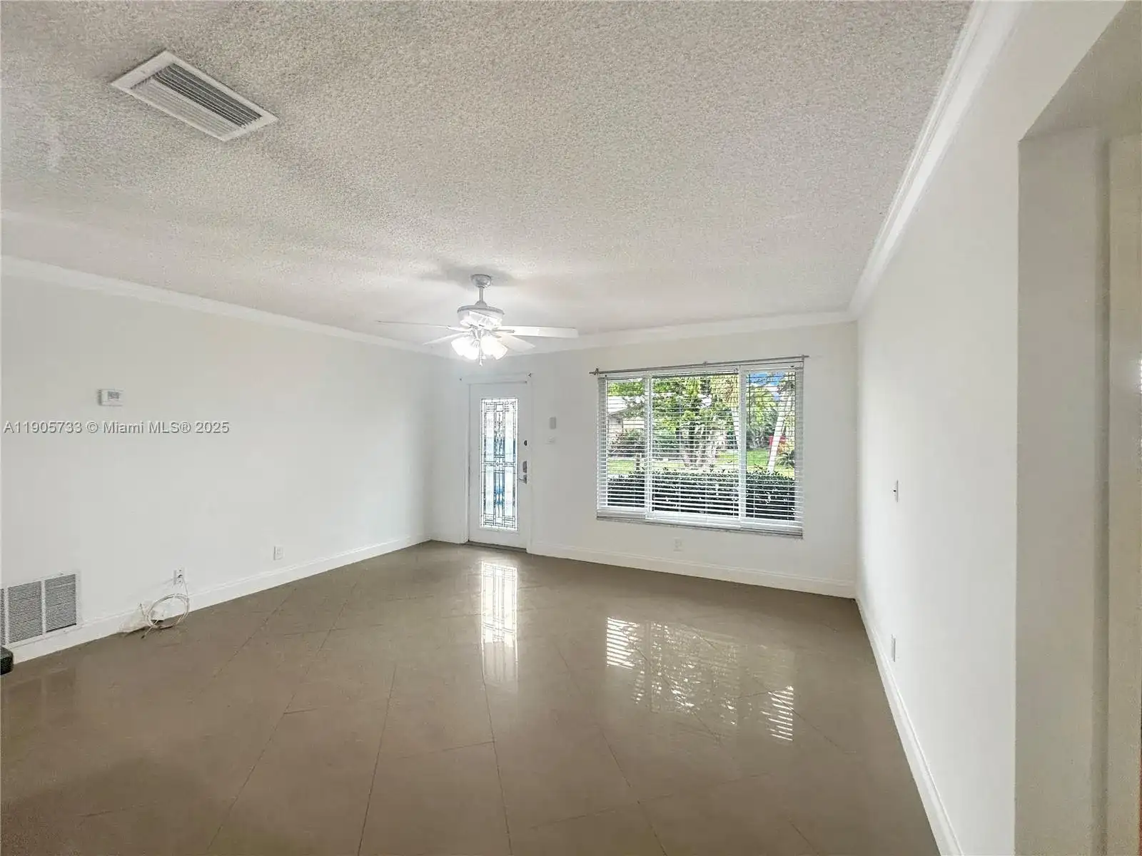 6001 NW 71st Ave, Tamarac FL 33321 photo 2