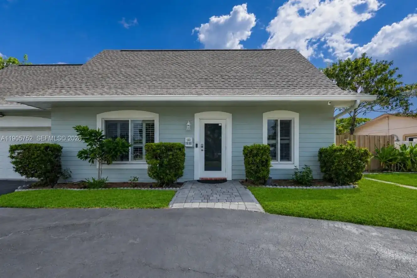 1690 NE 25th Ave, Pompano Beach FL 33062 photo 2