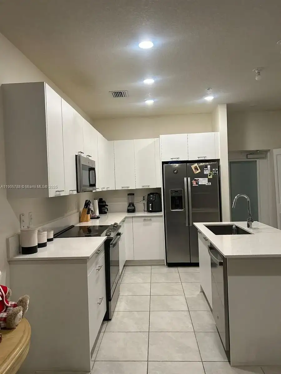8001 NW 41st St # 302, Doral FL 33166 photo 4