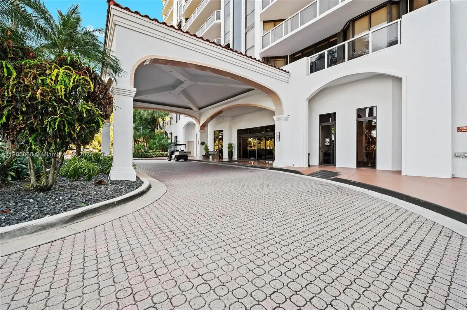 3598 Yacht Club Dr # 602, Aventura FL 33180 photo 4