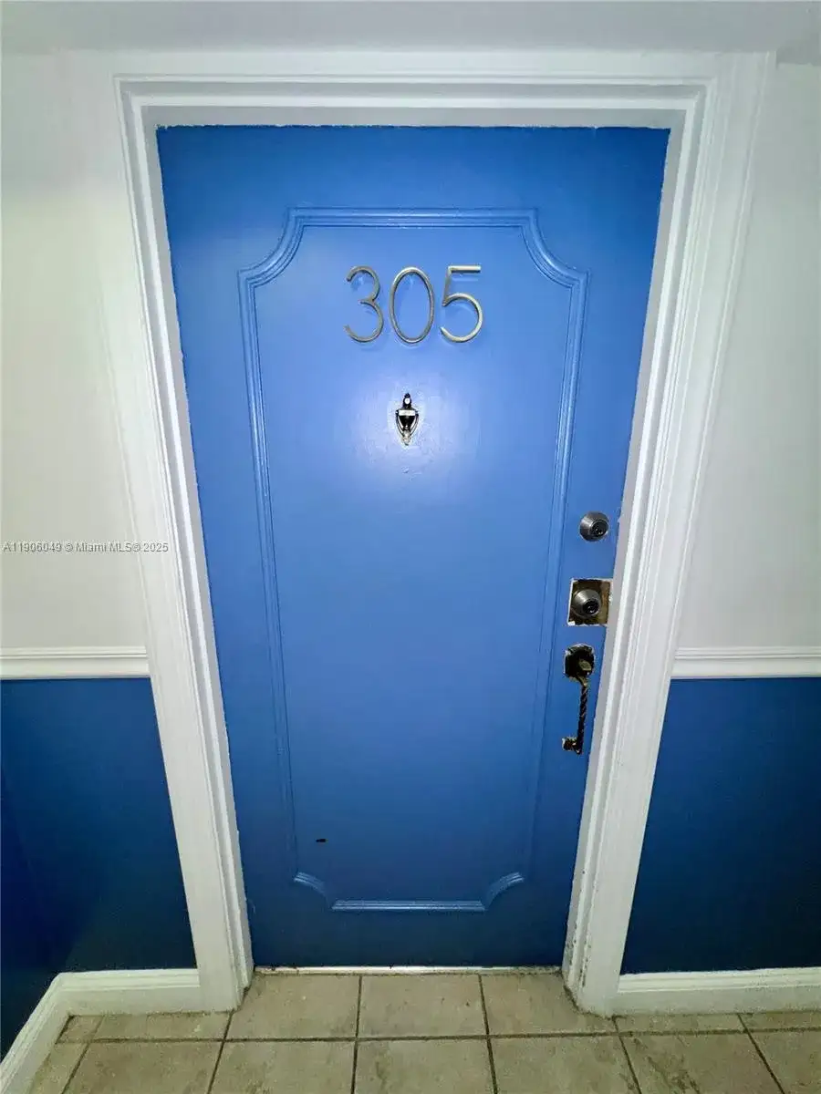 12290 NE 11th Ct # 305, North Miami FL 33161 photo 2