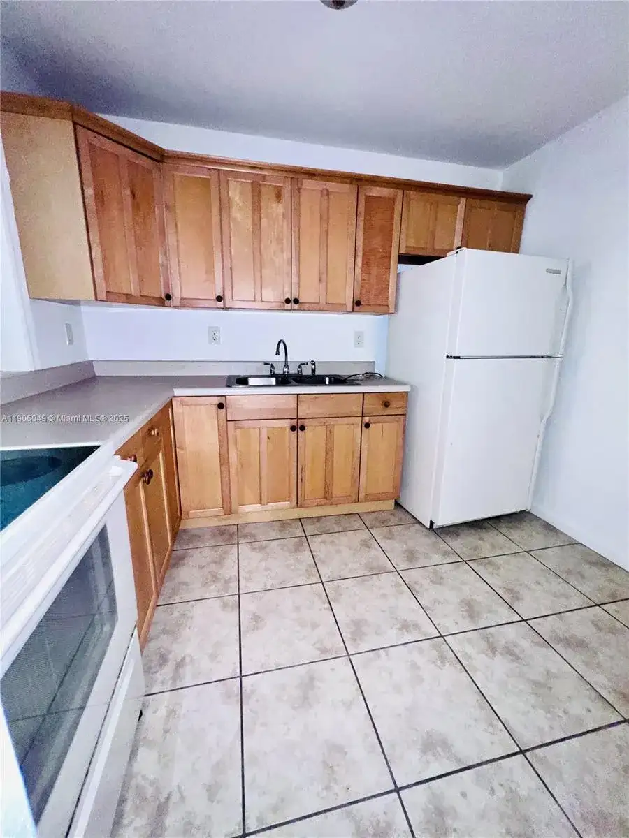 12290 NE 11th Ct # 305, North Miami FL 33161 photo 5