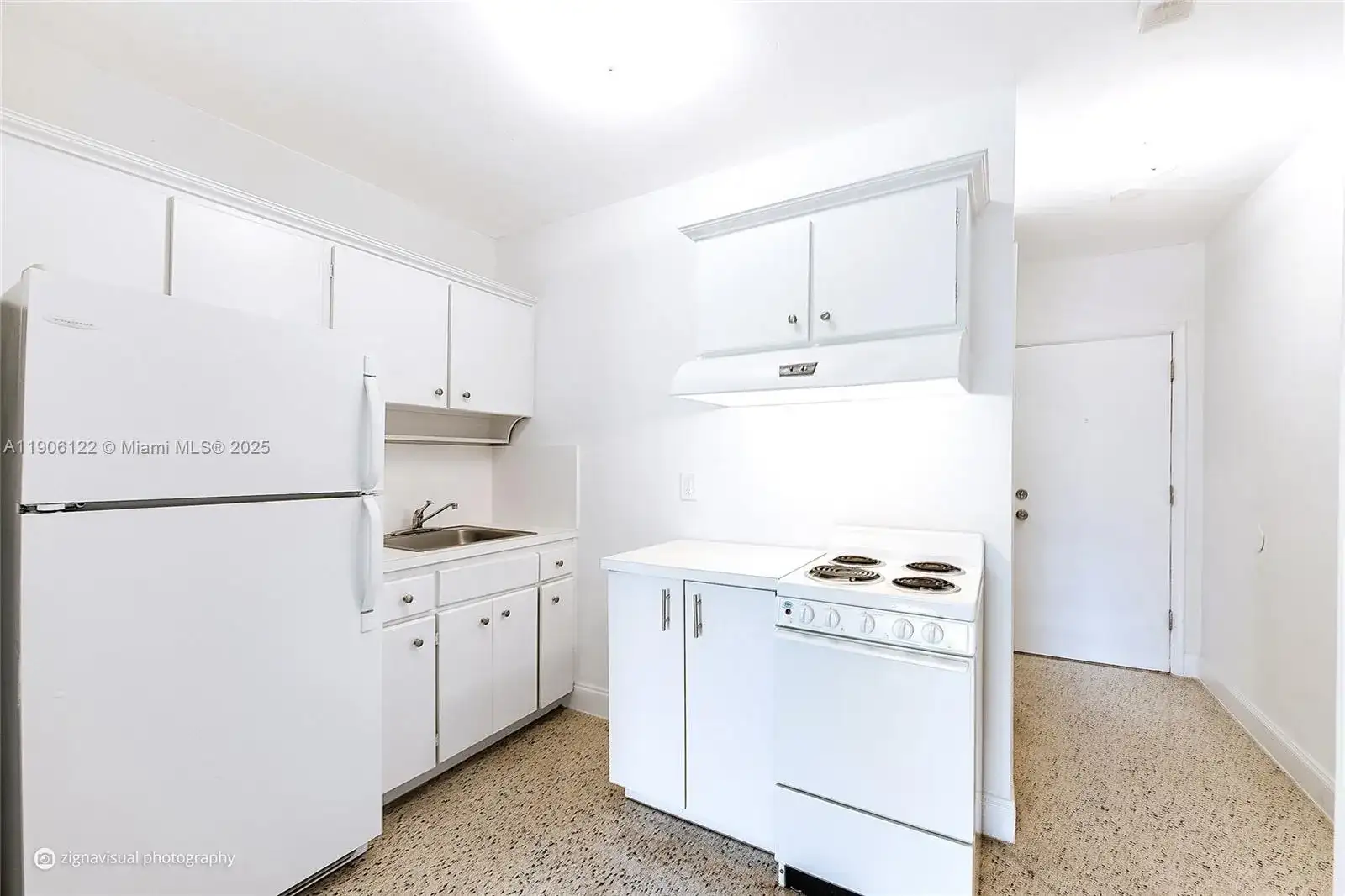33 SALAMANCA AVE, Coral Gables FL 33134 photo 5