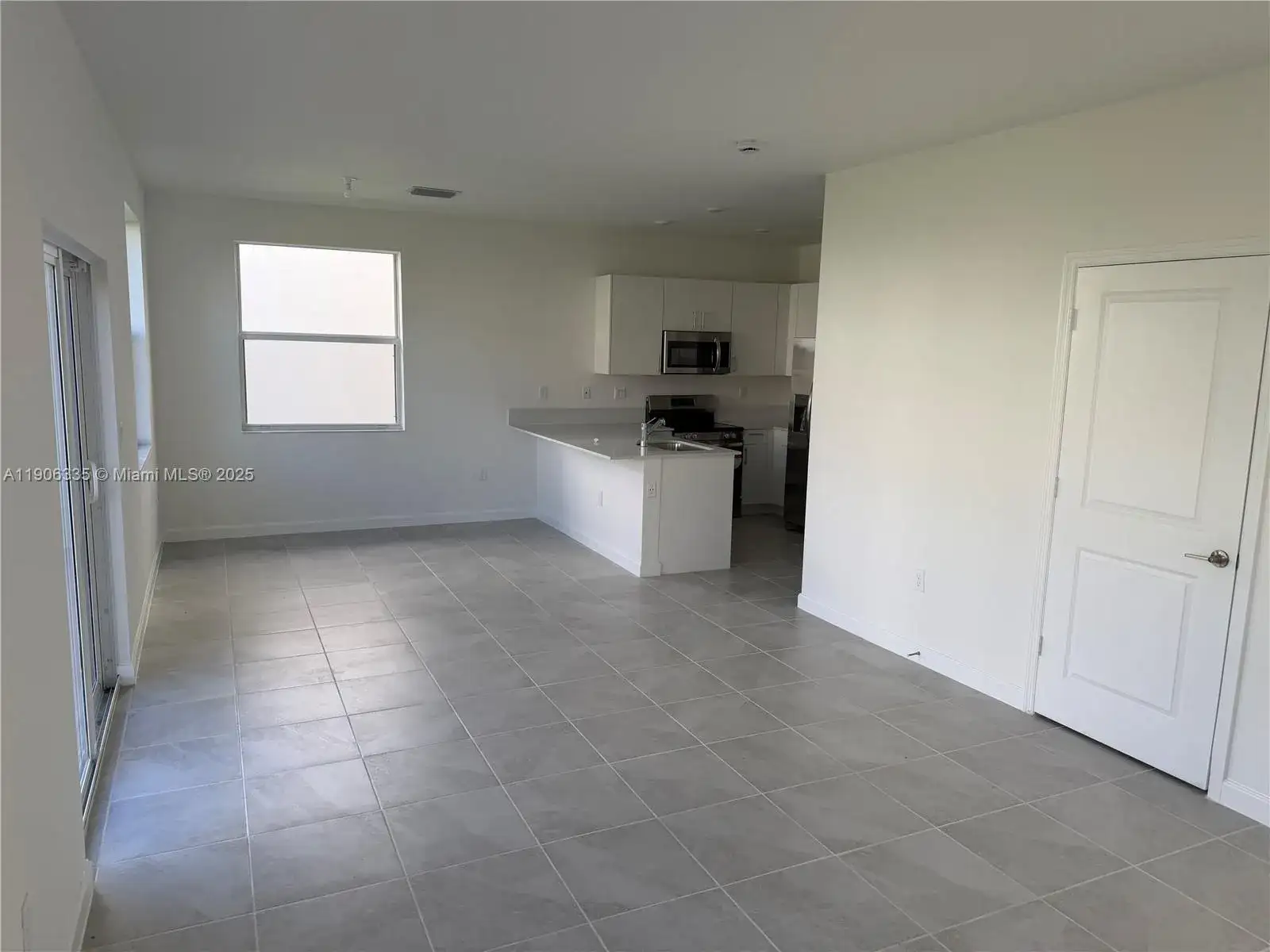 2426 SE 26 LN # 2426, Homestead FL 33035 photo 2