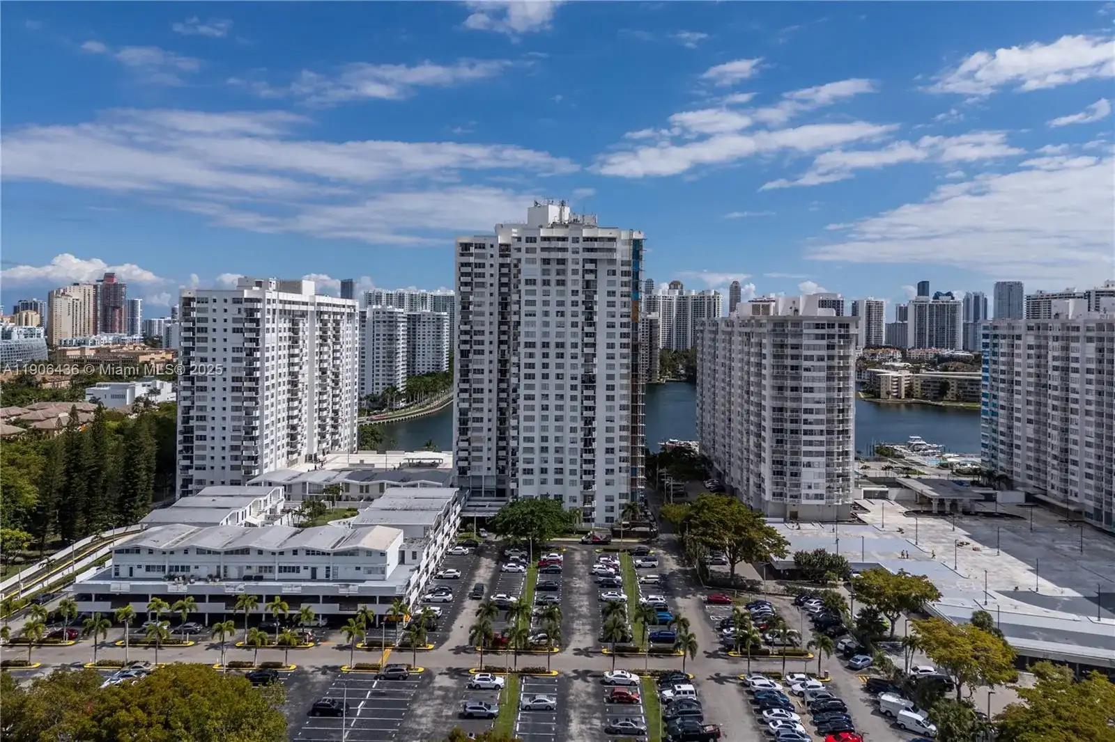 2750 NE 183rd St # 2601, Aventura FL 33160 photo 2