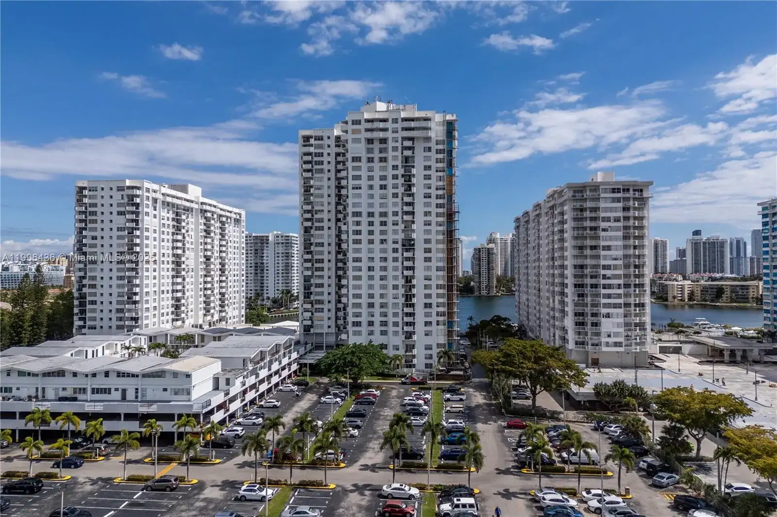 2750 NE 183rd St # 2601, Aventura FL 33160 photo 3