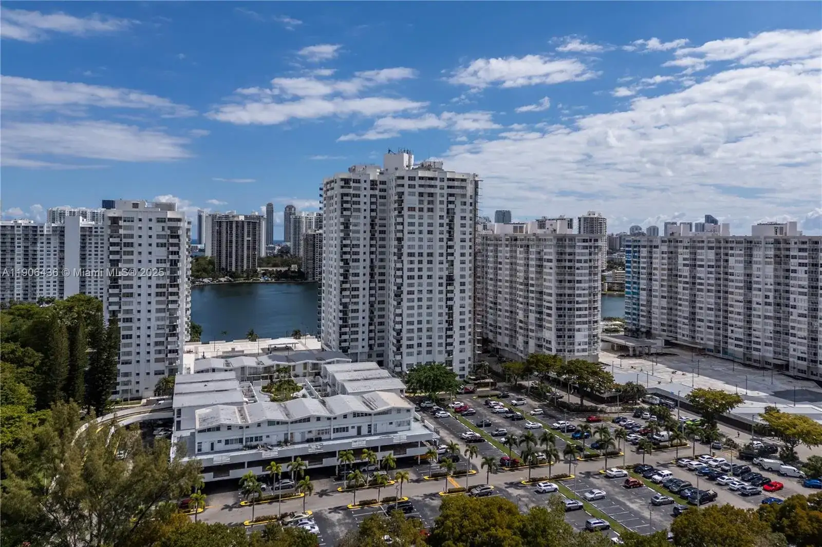 2750 NE 183rd St # 2601, Aventura FL 33160 photo 4