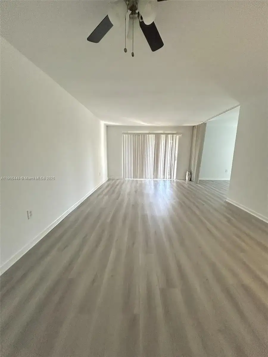 11905 NE 2nd Ave # C402, North Miami FL 33161 photo 3
