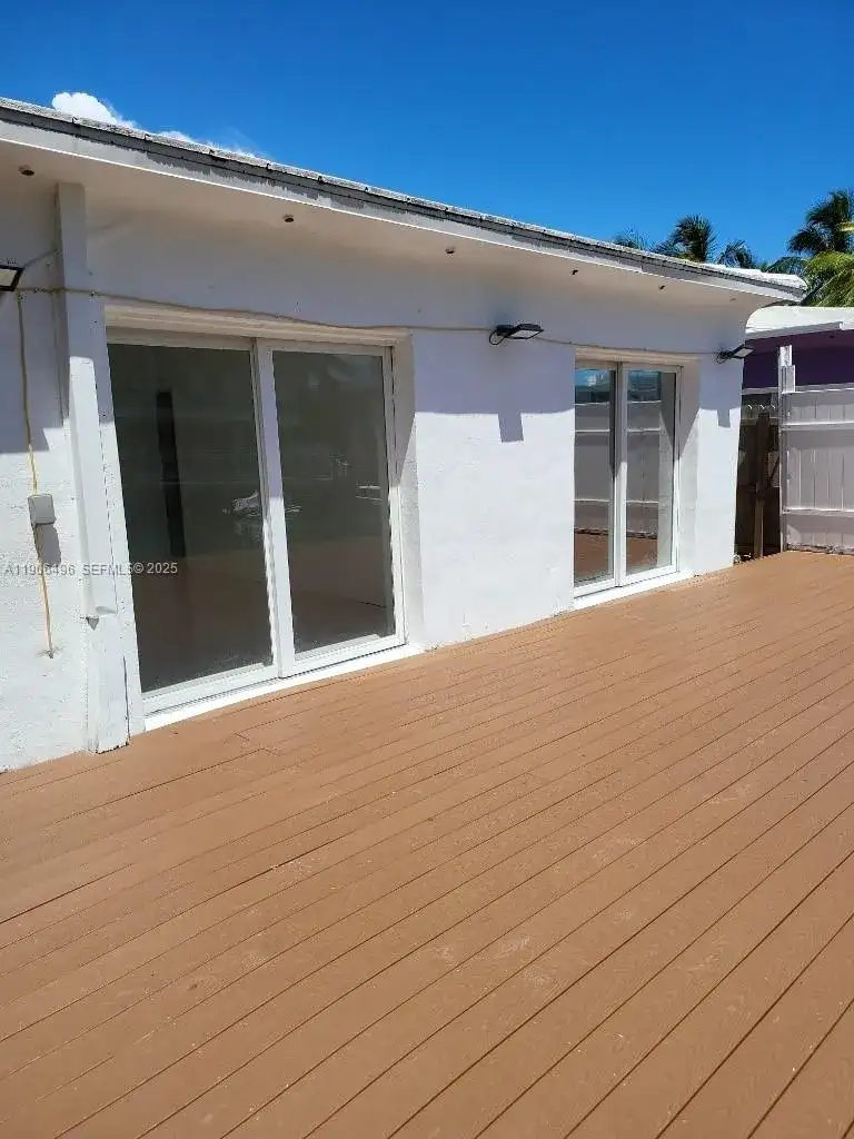 7707 Hawthorne Ave, Miami Beach FL 33141 photo 4