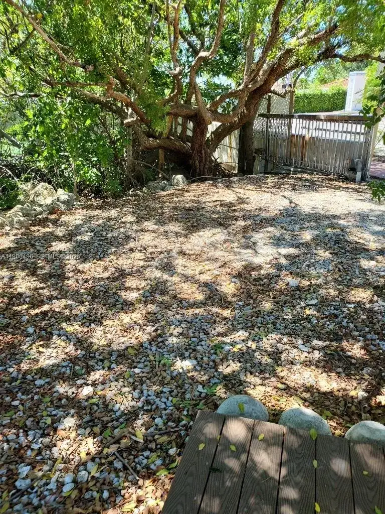 7707 Hawthorne Ave, Miami Beach FL 33141 photo 5