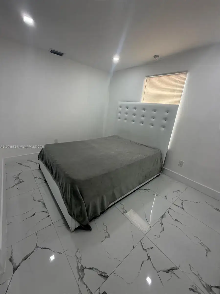 2953 NW 45th St, Miami FL 33142 photo 4