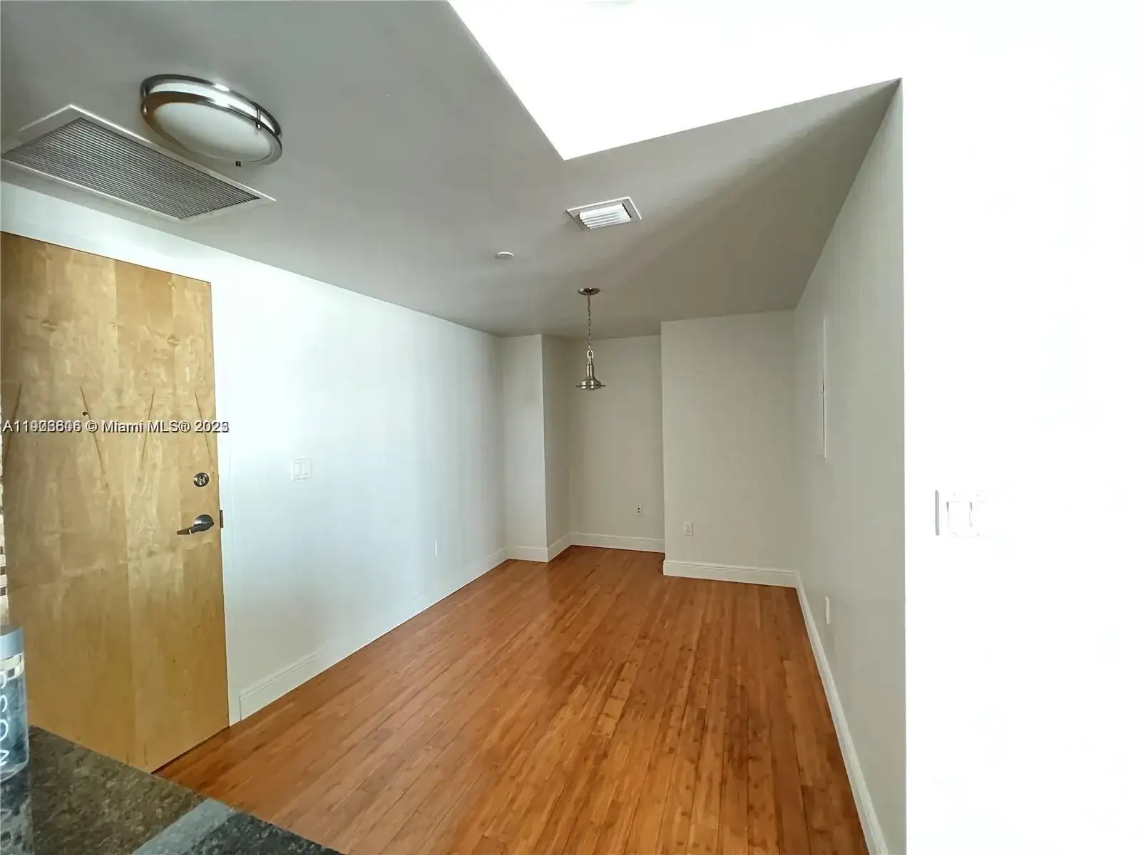 350 S Miami Ave # 1905, Miami FL 33130 photo 4