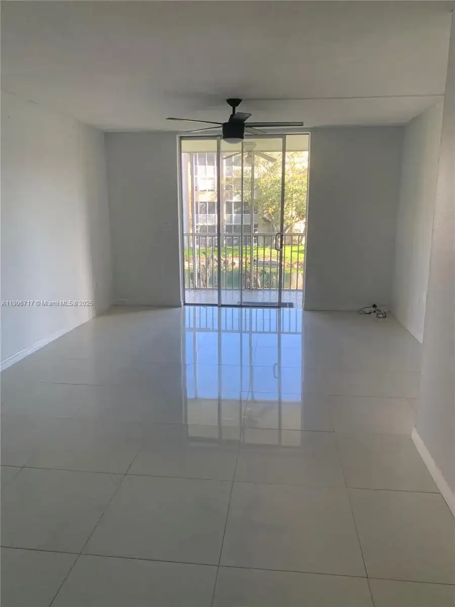 1700 NE 191st St # 206, Miami FL 33179 photo 2
