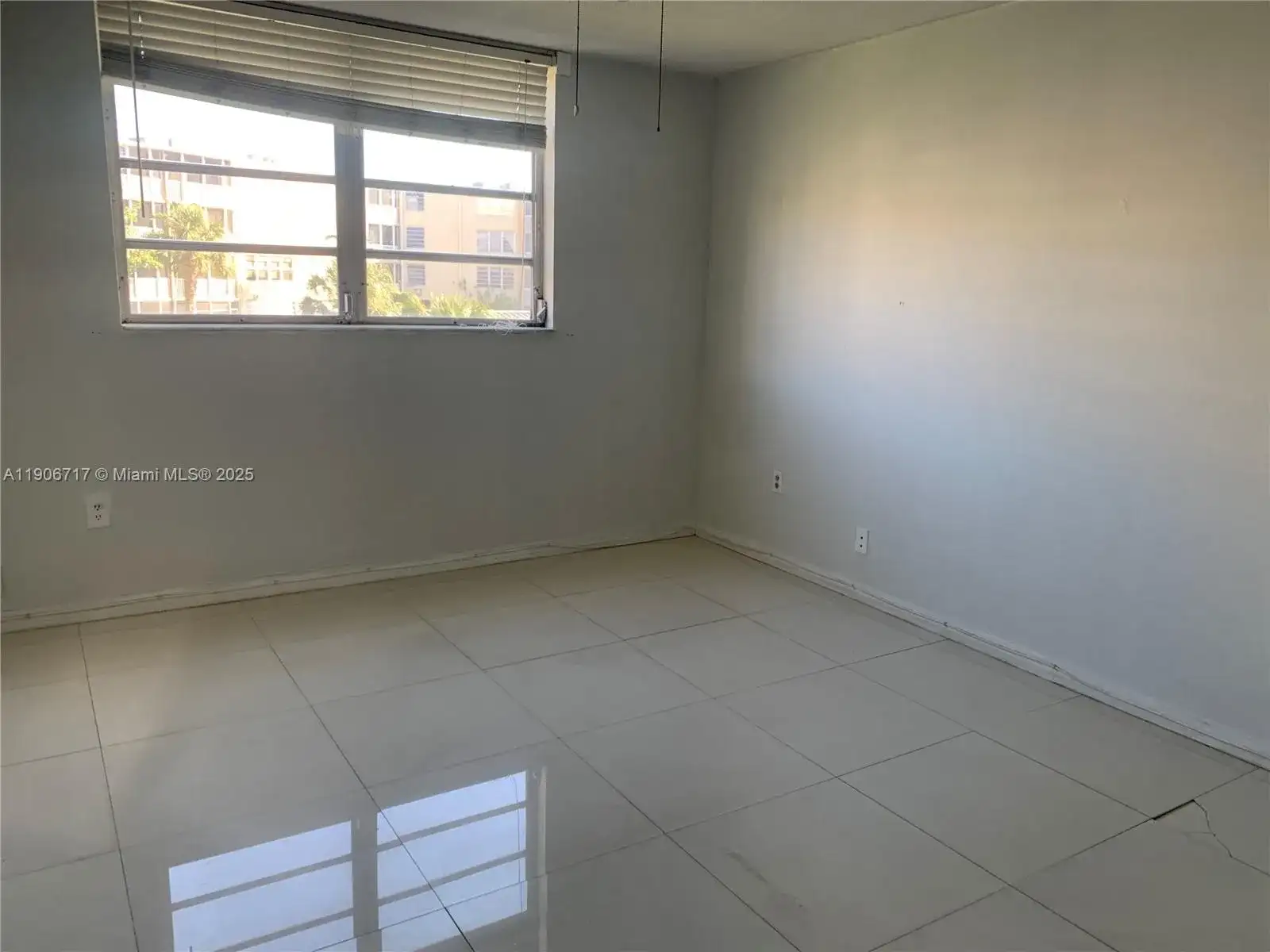 1700 NE 191st St # 206, Miami FL 33179 photo 3
