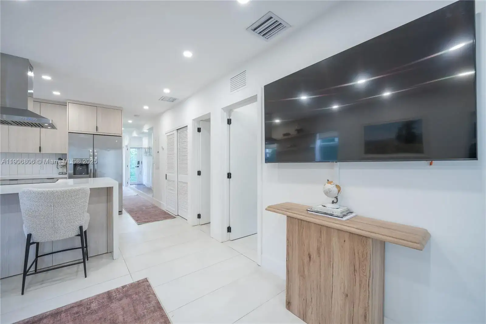 545 NW 47th St, Miami FL 33127 photo 5