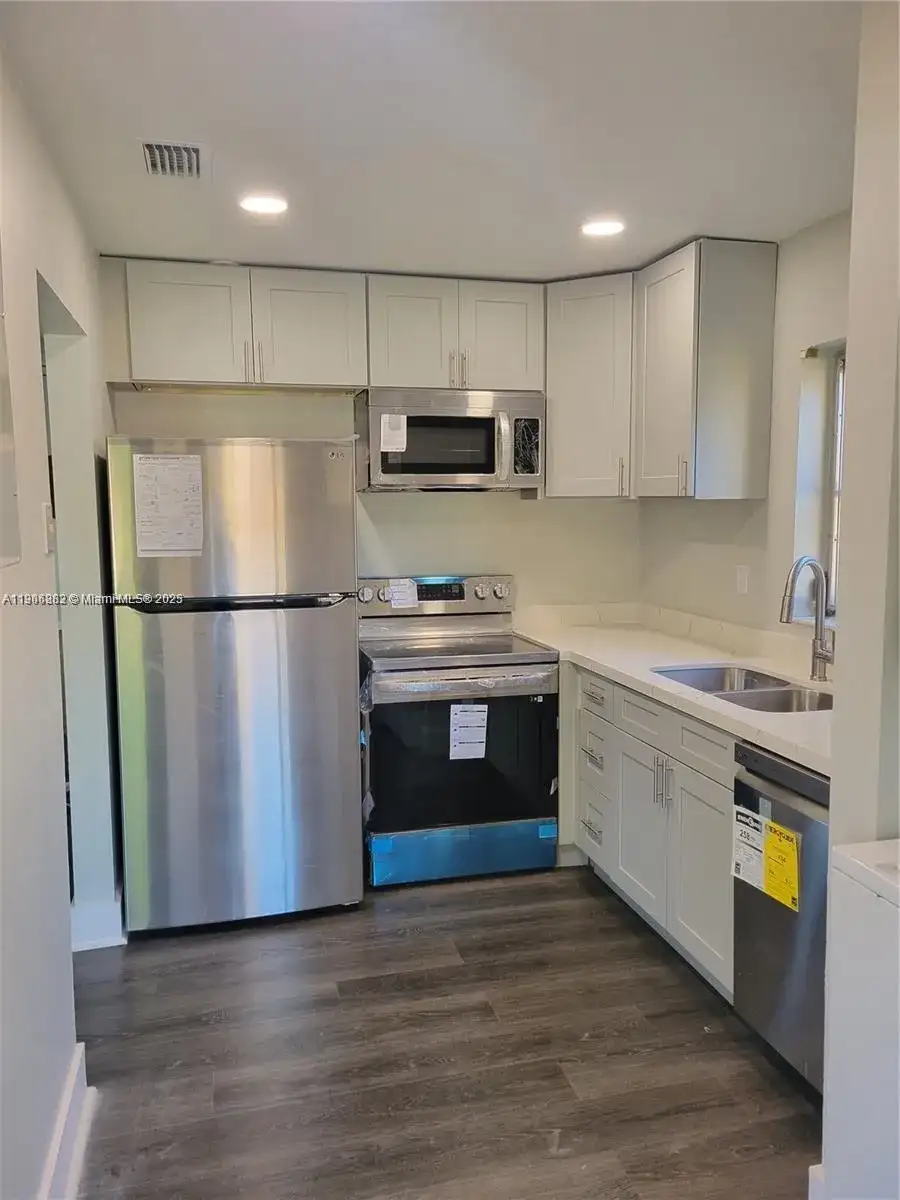 3201 NW 4th Ter # 80, Pompano Beach FL 33064 photo 2